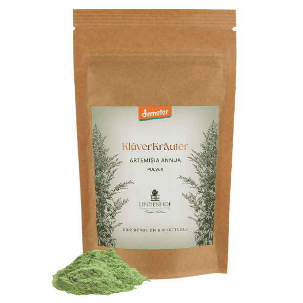 Demeter Artemisia annua, einjähriger Beifuß Pulver von KlüverKräuter, nachhaltig hergestellt auf dem Lindenhof Klüver, präsentiert in umweltfreundilichem Standbodenbeutel 100g.